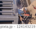 鋼製門扉下部戸車溶接　03 124143219