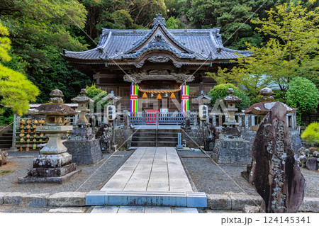 静岡県　下田市　白浜神社（拝殿） 124145341