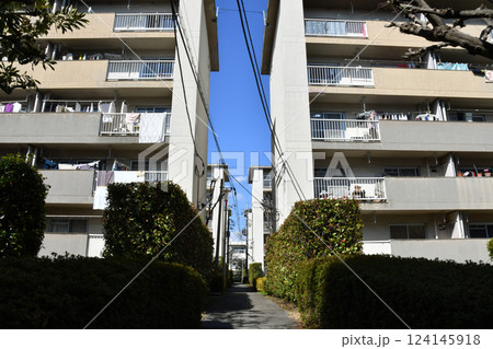 UR都市機構の団地の風景_02 124145918