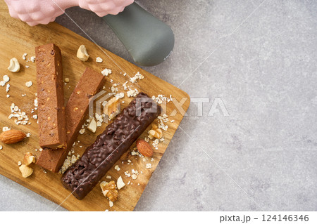 プロテインバー – 筋トレやダイエットに最適なタンパク質補給スナック プロテインバー – 筋トレやダイエットに最適なタンパク質補給スナック 124146346