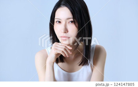 女性のポートレート　ビューティーイメージ 124147805