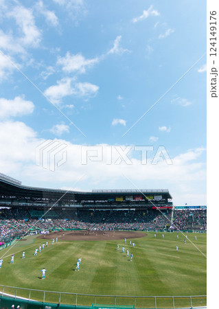 全国高校野球の甲子園球場 124149176