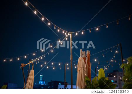 Bars and clubs in Itaewon commercial district known for its vibrant nightlife and expat population, in Seoul, South Korea Bars and clubs in Itaewon commercial district known for its vibrant nightlife and expat population, in Seoul, South Korea 124150340