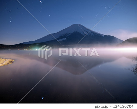 湖霧に浮かぶ逆さ富士 124150704