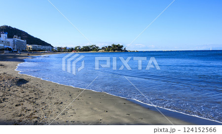 三浦半島の岩場から見た海 124152566