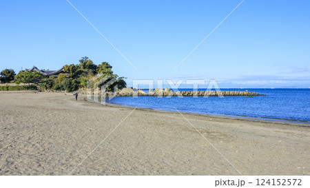 三浦半島の岩場から見た海 三浦半島の岩場から見た海 124152572