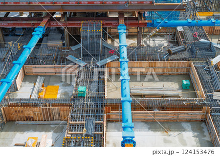山留材と建設現場 124153476
