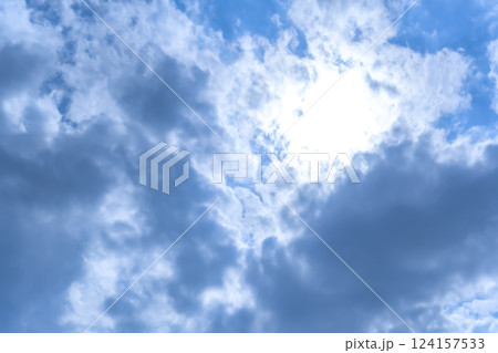 夏の空 太陽と雲 横浜 夏の空 太陽と雲 横浜 124157533
