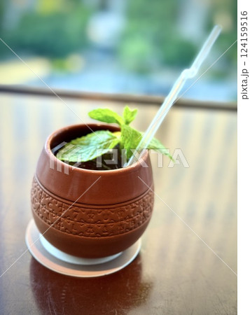 涼しげな緑のカクテル 涼しげな緑のカクテル 124159516