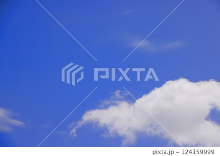 雲のある青空(壁紙素材) 124159999