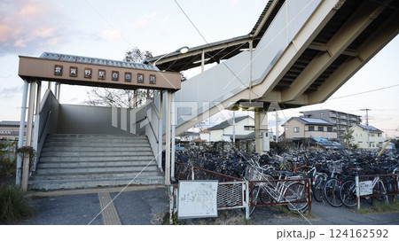 JR高崎線、八高線の倉賀野駅北口(自由通路)出入口 JR高崎線、八高線の倉賀野駅北口(自由通路)出入口 124162592