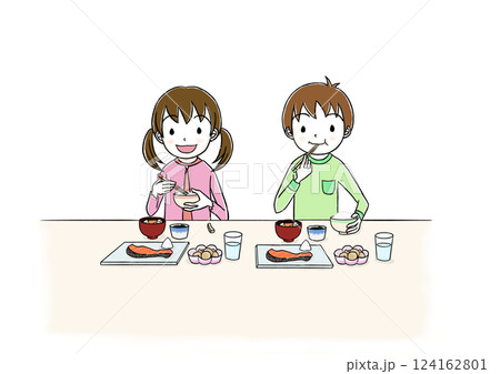食事する子ども 124162801