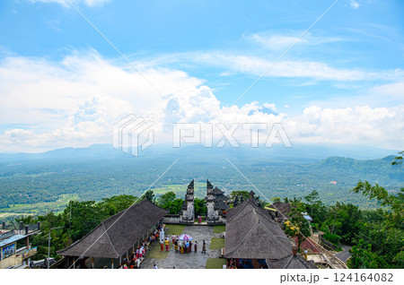 インドネシア バリ島 ランプヤン寺院 インドネシア バリ島 ランプヤン寺院 124164082
