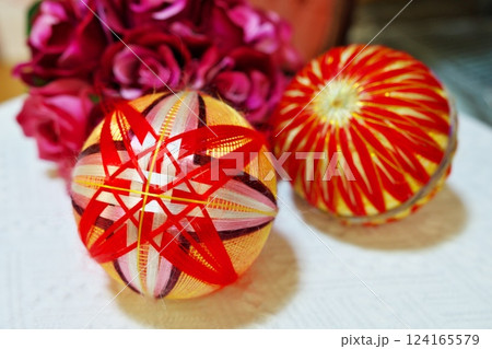 手鞠のある部屋 124165579