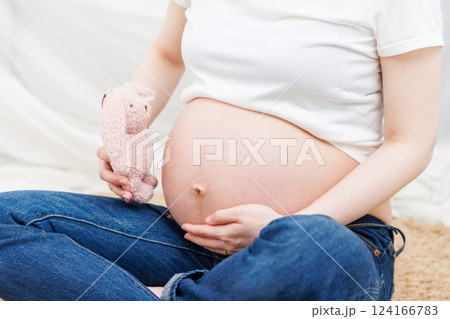 妊娠 臨月 マタニティフォト 124166783