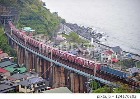 東海道本線　早川－根府川　JR貨物　EF66-30（吹田） 124170202