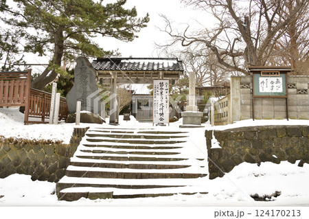 冬の北海道江差町で成翁山法華寺境内の風景を撮影 冬の北海道江差町で成翁山法華寺境内の風景を撮影 124170213