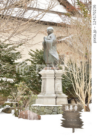 冬の北海道江差町で成翁山法華寺境内の風景を撮影 冬の北海道江差町で成翁山法華寺境内の風景を撮影 124170236