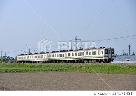 両毛線　駒形－伊勢崎　JR東日本　107系　R2編成（高崎） 124171451