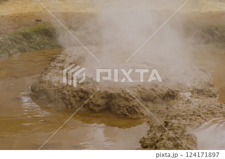 大分県の地獄めぐりにある、かまど地獄 124171897