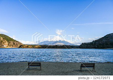 富士山と湖 富士山と湖 124172071
