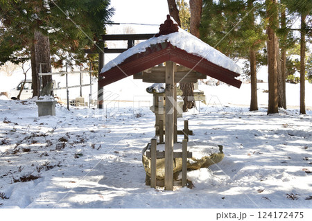 冬の北海道函館市で川上神社境内の風景を撮影 124172475