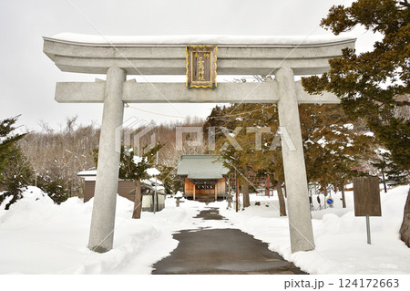 冬の北海道函館市で赤川三島神社境内の風景を撮影 冬の北海道函館市で赤川三島神社境内の風景を撮影 124172663