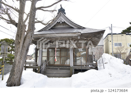 冬の北海道北斗市で慈眼山廣徳寺境内の風景を撮影 124173684