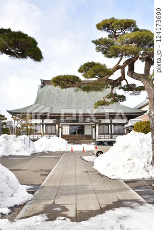 冬の北海道北斗市で慈眼山廣徳寺境内の風景を撮影 124173690
