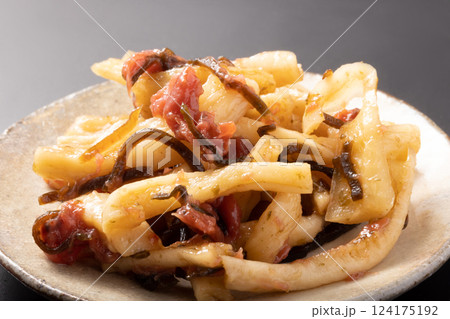 切り干し大根　梅昆布漬け 124175192