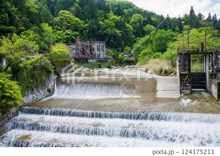 妻籠宿にある妻籠発電変電所と蘭川 妻籠宿にある妻籠発電変電所と蘭川 124175211
