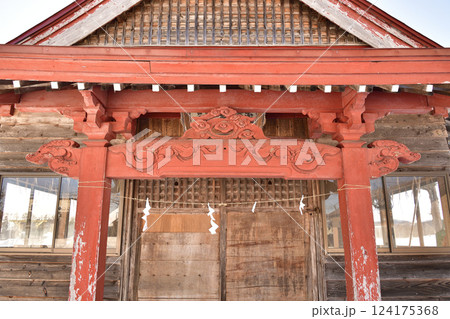 冬の北海道北斗市で中野稲荷神社境内の風景を撮影 124175368