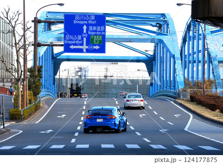 品川ふ頭橋の青い橋梁 124177875