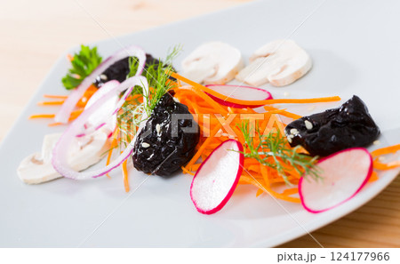 Salad with grated carrot 124177966