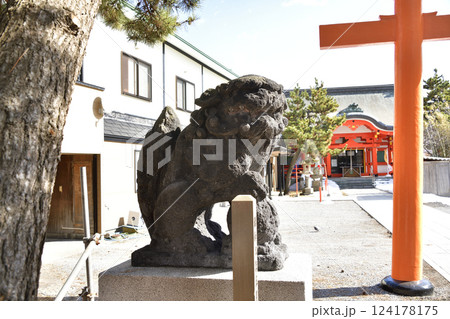早春の北海道函館市で大森稲荷神社境内の風景を撮影 早春の北海道函館市で大森稲荷神社境内の風景を撮影 124178175