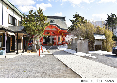 早春の北海道函館市で大森稲荷神社境内の風景を撮影 早春の北海道函館市で大森稲荷神社境内の風景を撮影 124178209