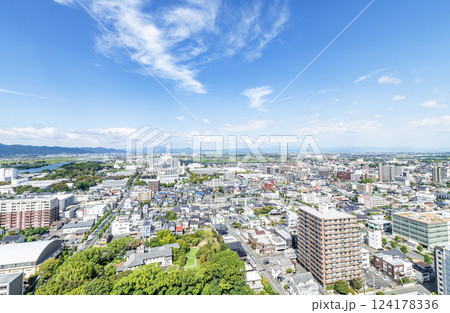 福岡県久留米市　晴天の久留米市の街並み 124178336