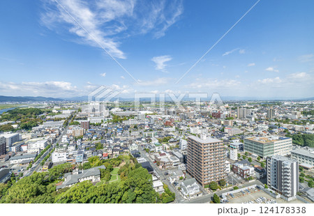 福岡県久留米市　晴天の久留米市の街並み 124178338