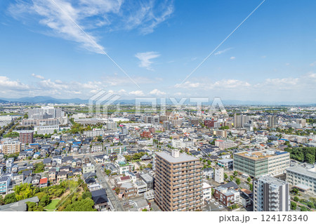 福岡県久留米市　晴天の久留米市の街並み 124178340