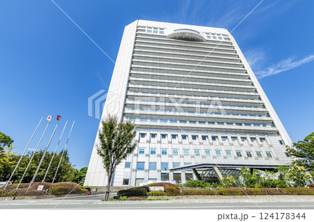 福岡県久留米市 快晴の久留米市役所 福岡県久留米市 快晴の久留米市役所 124178344
