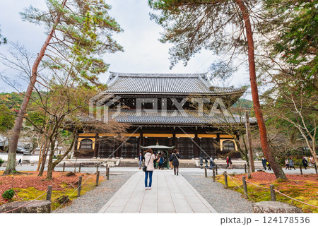 秋の京都 南禅寺 法堂 秋の京都 南禅寺 法堂 124178536