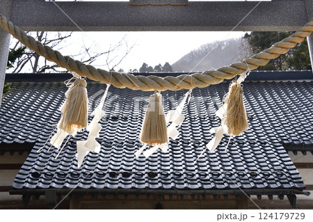 早春の北海道函館市で住三吉神社境内の風景を撮影 124179729