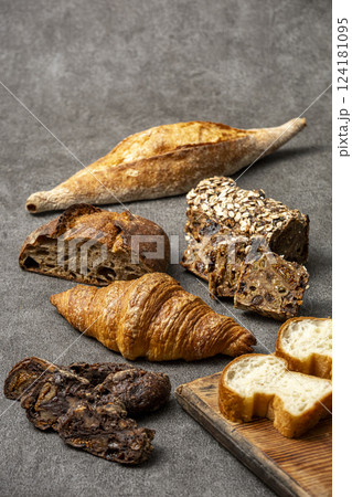 いろいろなパン　パン集合 124181095