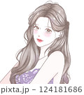 ドレスを着て微笑む髪が長い若い女性 124181686