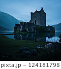 水面に映る城 124181798