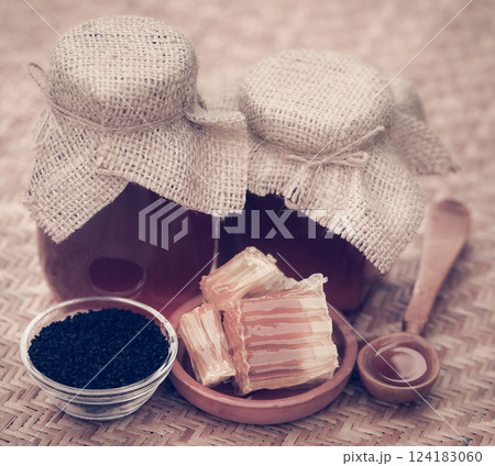 Honey with black cumin 124183060