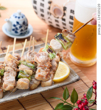 焼きたての焼き鳥　（ もも 　ネギマ ） 124183220