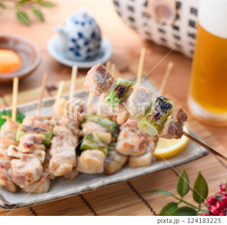 焼きたての焼き鳥　（ もも 　ネギマ ） 124183225