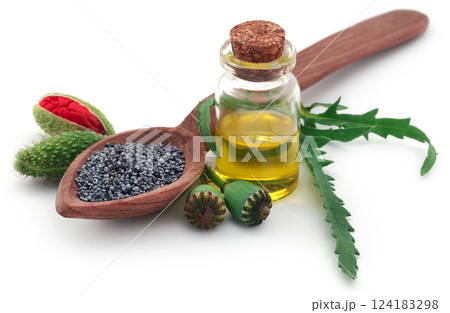 Poppy flower seeds and pods with extract Poppy flower seeds and pods with extract 124183298