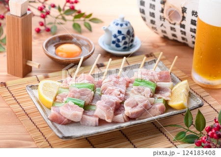 焼く前の焼き鳥　（ もも 　ネギマ ） 124183408